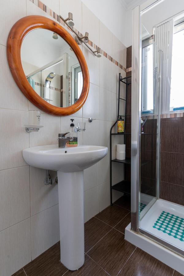 Albergue Ioanna'S Hellenic Hospitality Atenas Exterior foto